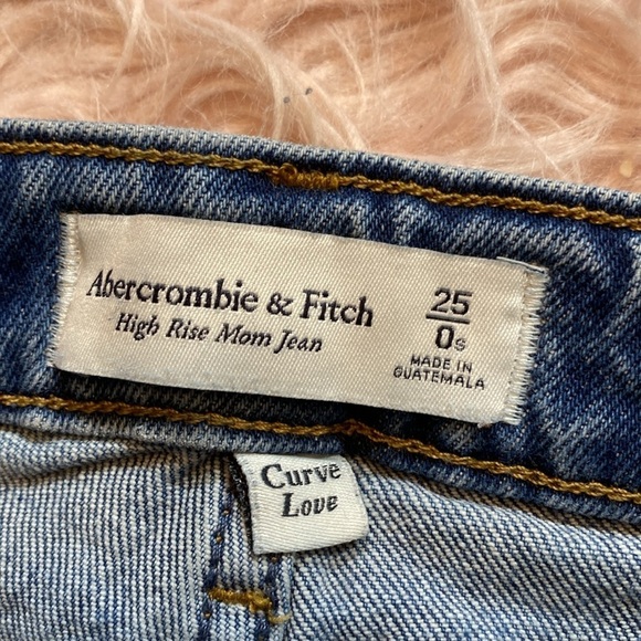 Abercrombie & Fitch High Rise Mom Jean Distressed Curve Love sz 25 - Picture 8 of 10